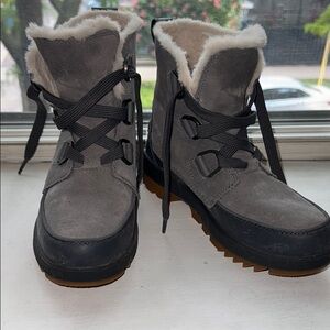 Sorel lace up waterproof winter boot NEVER WORN